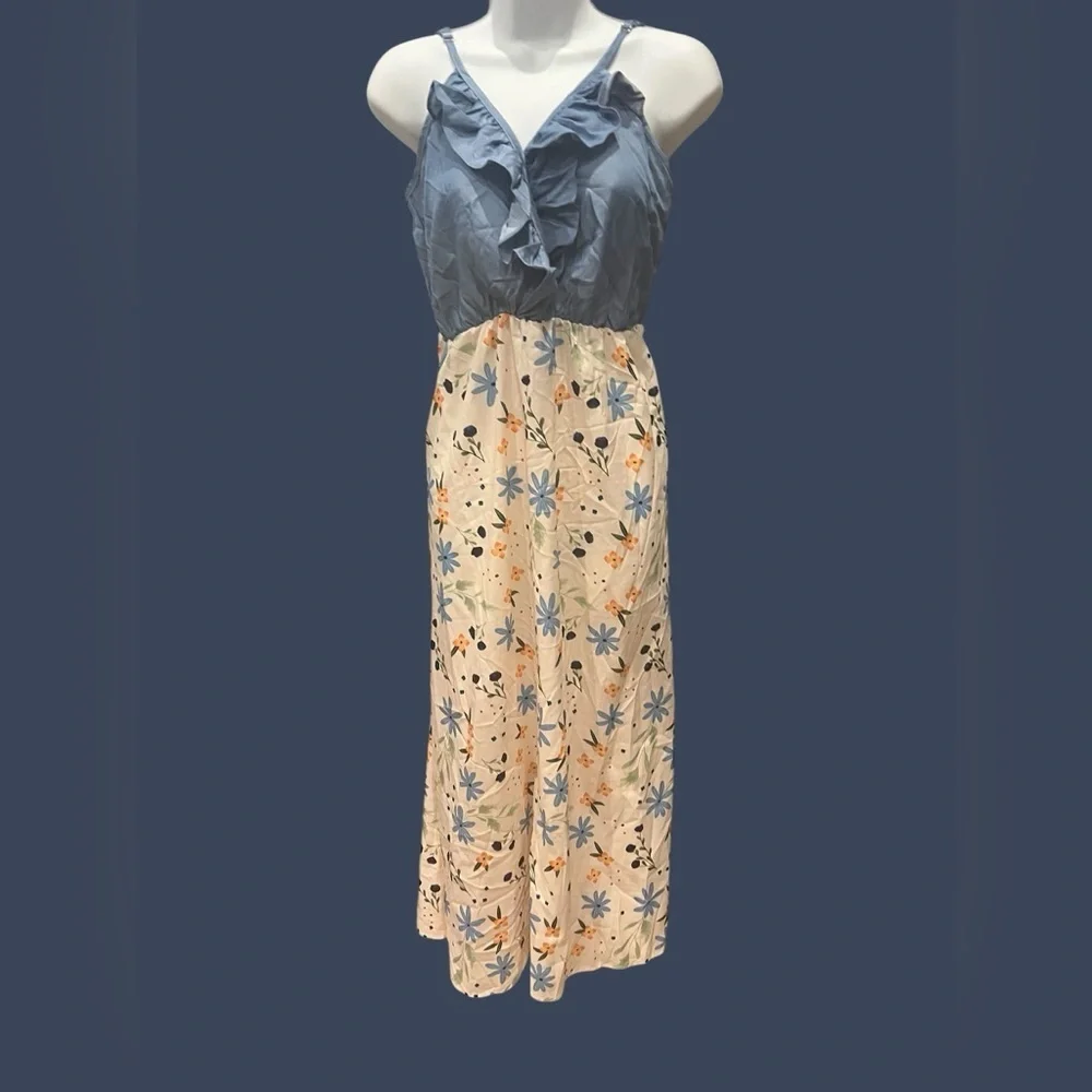 Chicmatchy Blue & Cream Floral Maxi Dress | Size Small | NWOT